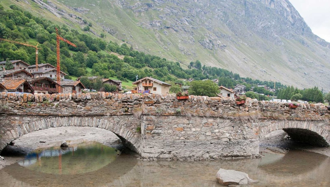 À 1850 m d'altitude, ce village alpin de 259 habitants attire 100 000 visiteurs par an !