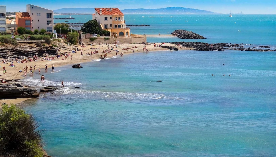 Connaissez-vous la Perle Noire de la Méditerranée ? 14 km de plages et 300 jours de soleil par an !