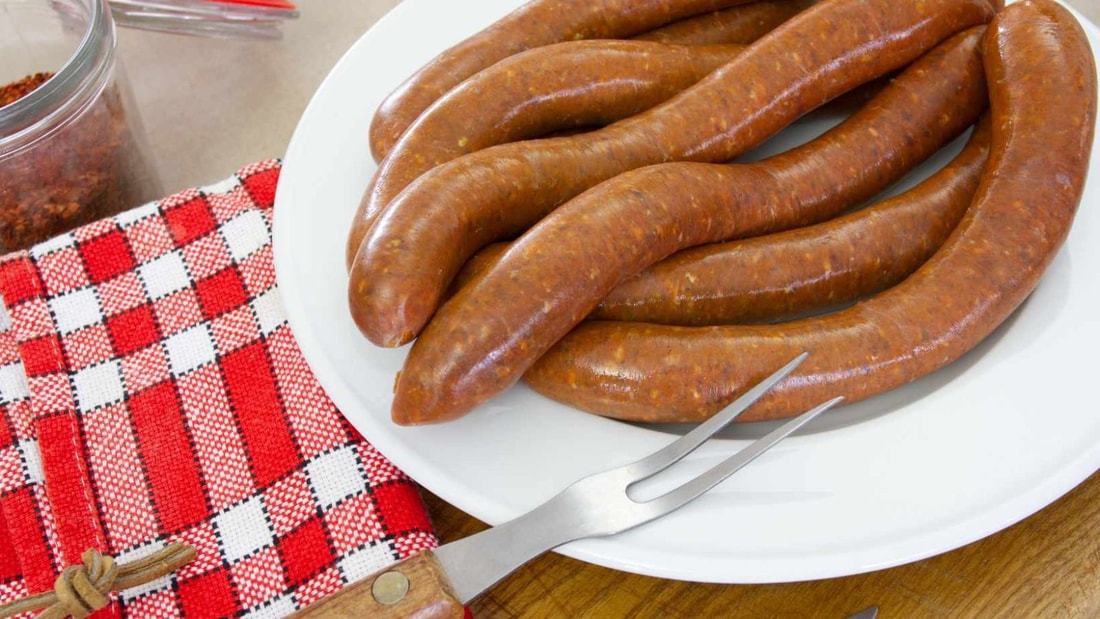 Faut-il piquer les saucisses avant de les faire cuire ?