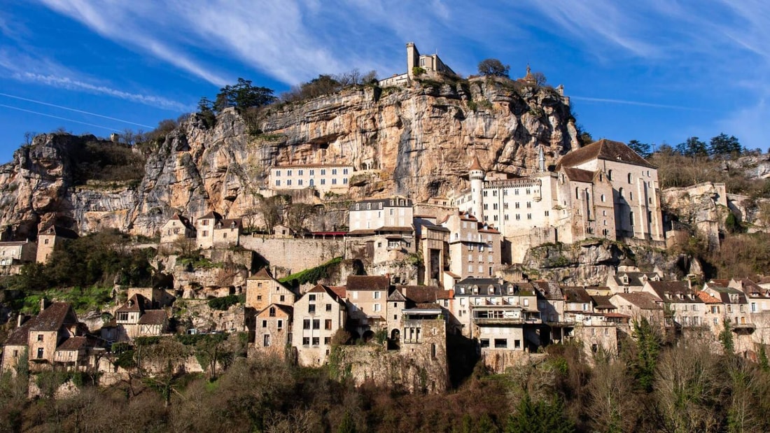 7 niveaux, 1 falaise : ce village vertical du Lot qui attire 4000 visiteurs par jour