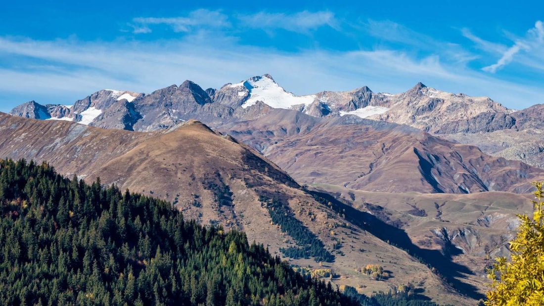 3 cols mythiques du Tour de France à moins de 50 km de cette petite ville savoyarde