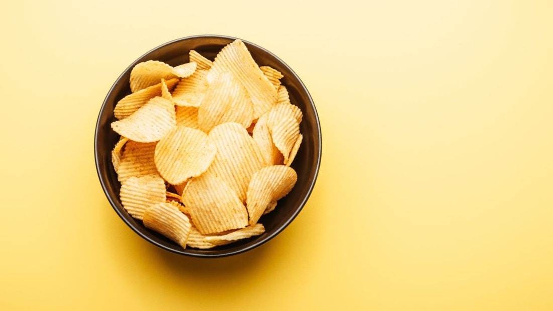 Choquant : une simple chips est considérée plus saine qu'un avocat selon les étiquettes !