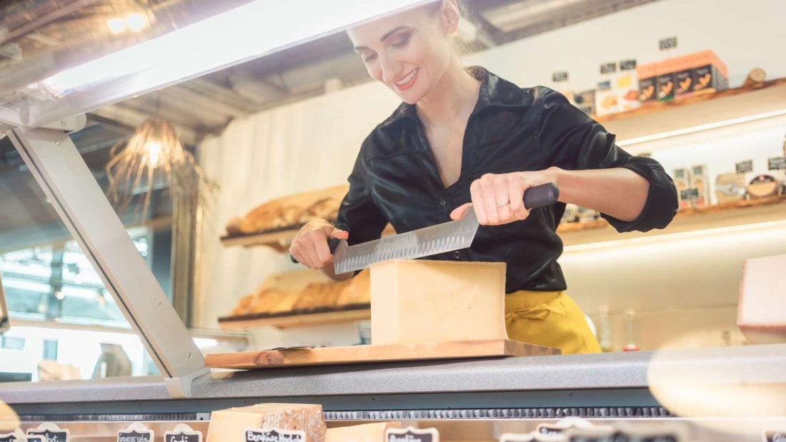 Dans quel sens couper le fromage ? Tous les français font la même erreur selon cette fromagère