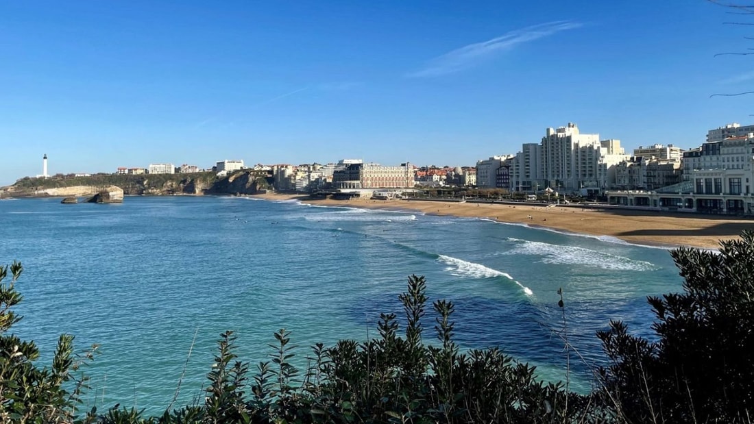 Les trésors cachés de la Grande Plage de Biarritz