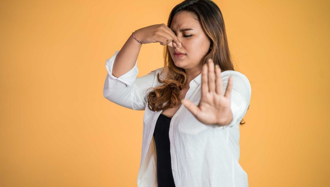 Mauvaise haleine : 50% des Français concernés, le remède de grand-mère qui change tout !