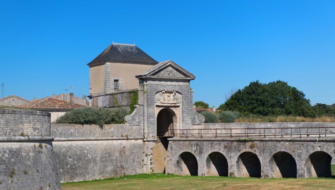 10 villages classés et 2600h de soleil/an : un havre de paix à 30 min de La Rochelle