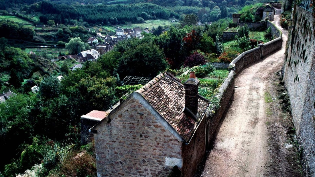 Avallon : 70 kg de cannabis saisis chez la maire, 90% de ses remparts millénaires, séisme de magnitude 1,8 enregistré