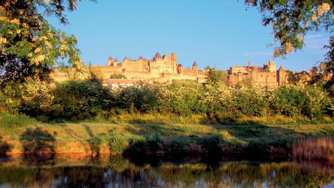 30 chalets en bois et 800 ans d'histoire : le marché de Noël unique de Carcassonne