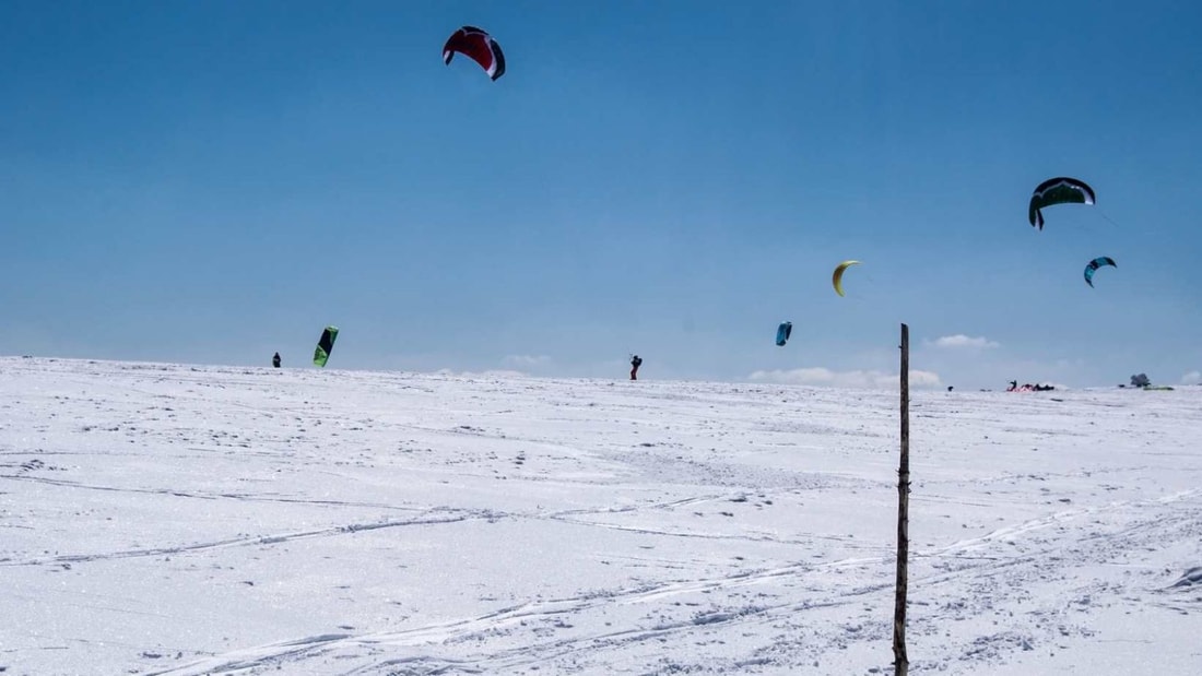 Snowkite au Col du Lautaret : glissez à 50 km/h sur la neige