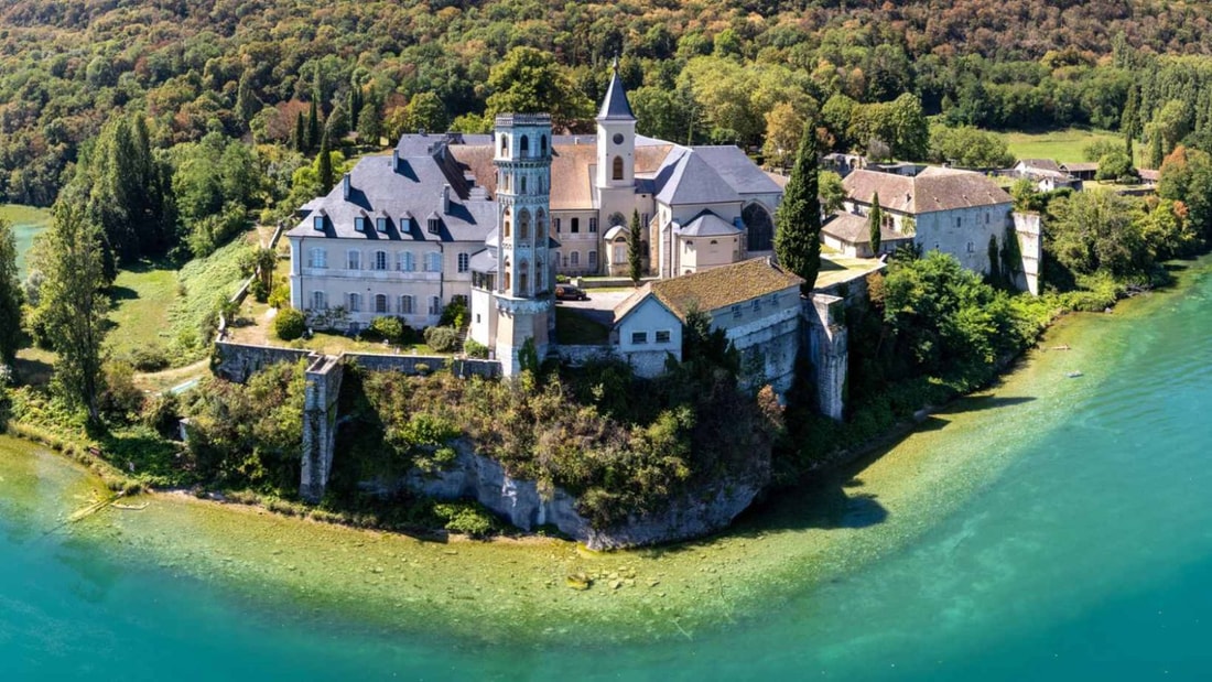 45°C : plongez dans les sources chaudes du lac du Bourget en hiver