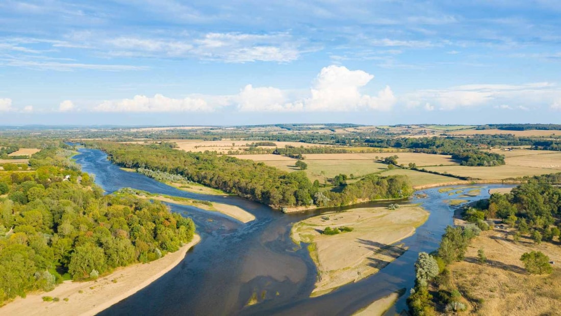 5 châteaux et 3 abbayes du 11e siècle à explorer dans les Gorges de l'Allier