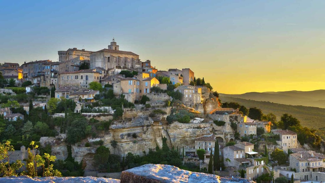 Ces 5 villages perchés du Lubéron vous attendent cet hiver (1172 km² de nature préservée)