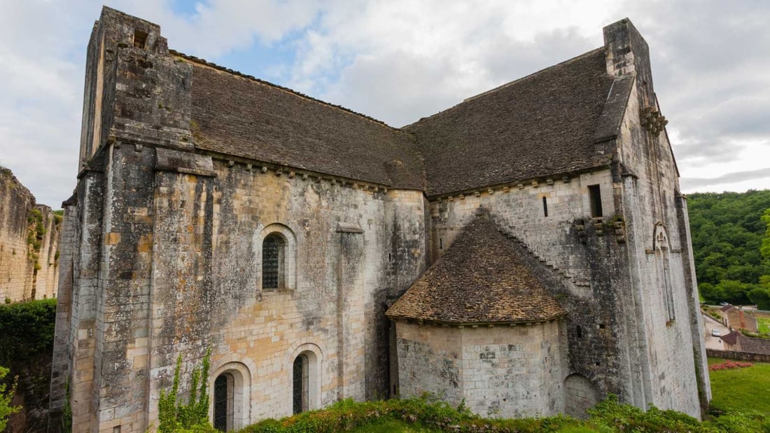 Le village du Périgord aux 1000 nuances d'ocre : 386 habitants, 9,6 km², et une abbaye qui domine la vallée depuis près de 900 ans