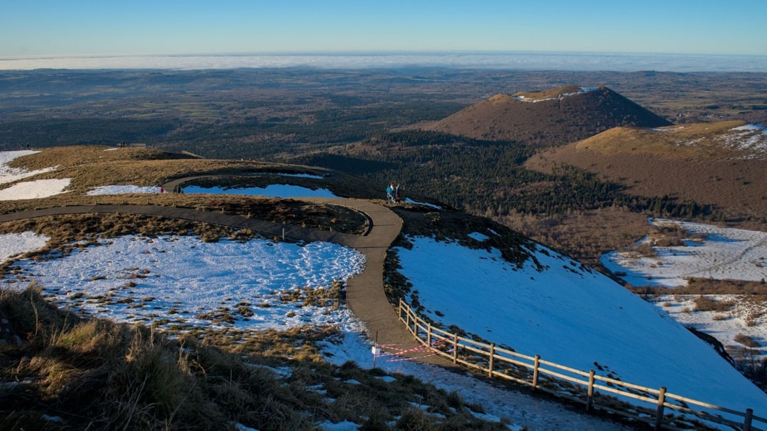 Le Puy-de-Dôme : 80 volcans et 5 villages médiévaux à visiter sous la neige