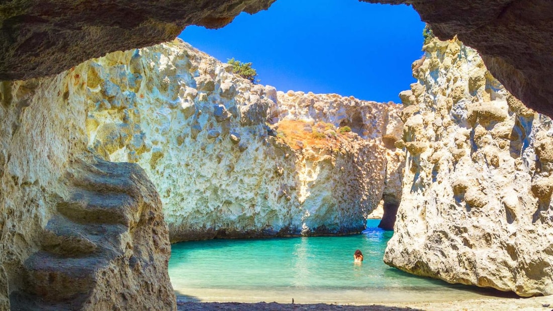 Le berceau de Zeuss se trouve dans cette grotte au fin fond des cyclades