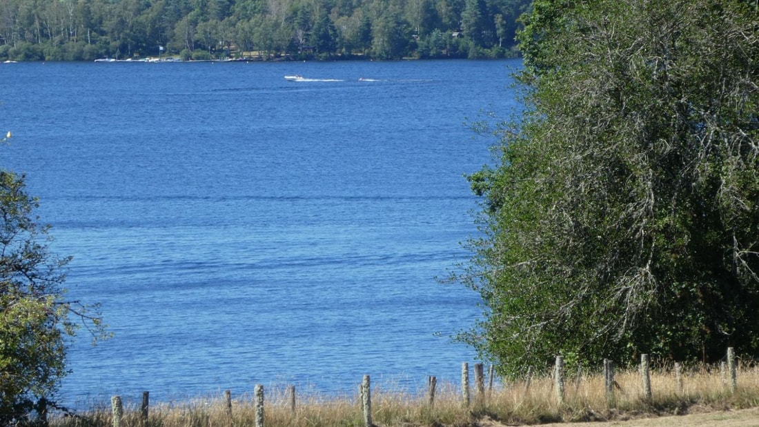 8 villages engloutis sous 9,76 km² d'eau : les secrets du plus grand lac artificiel du Limousin