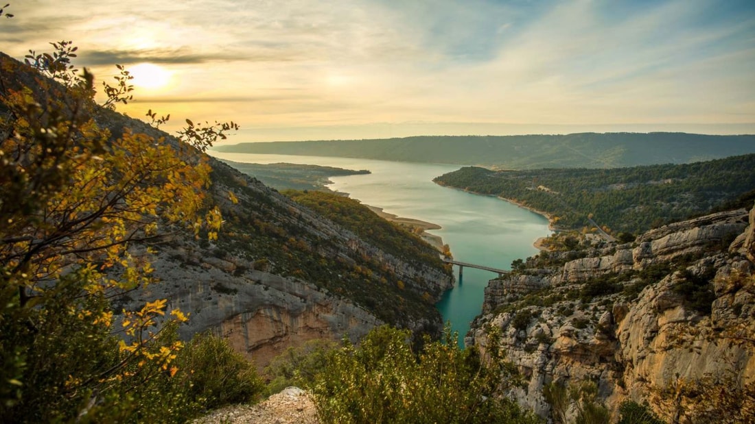 Ce canyon gigantesque se cache à 2h de Marseille... Partez à sa découverte !