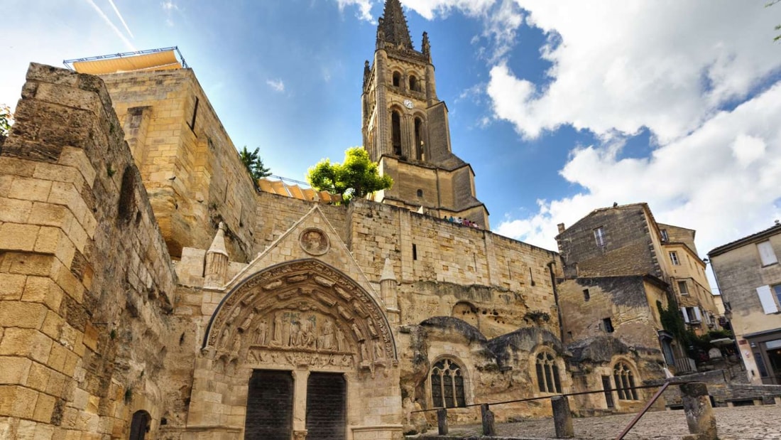 Découvrez l'église souterraine la plus vaste d'Europe, cachée au cœur d'un village médiéval