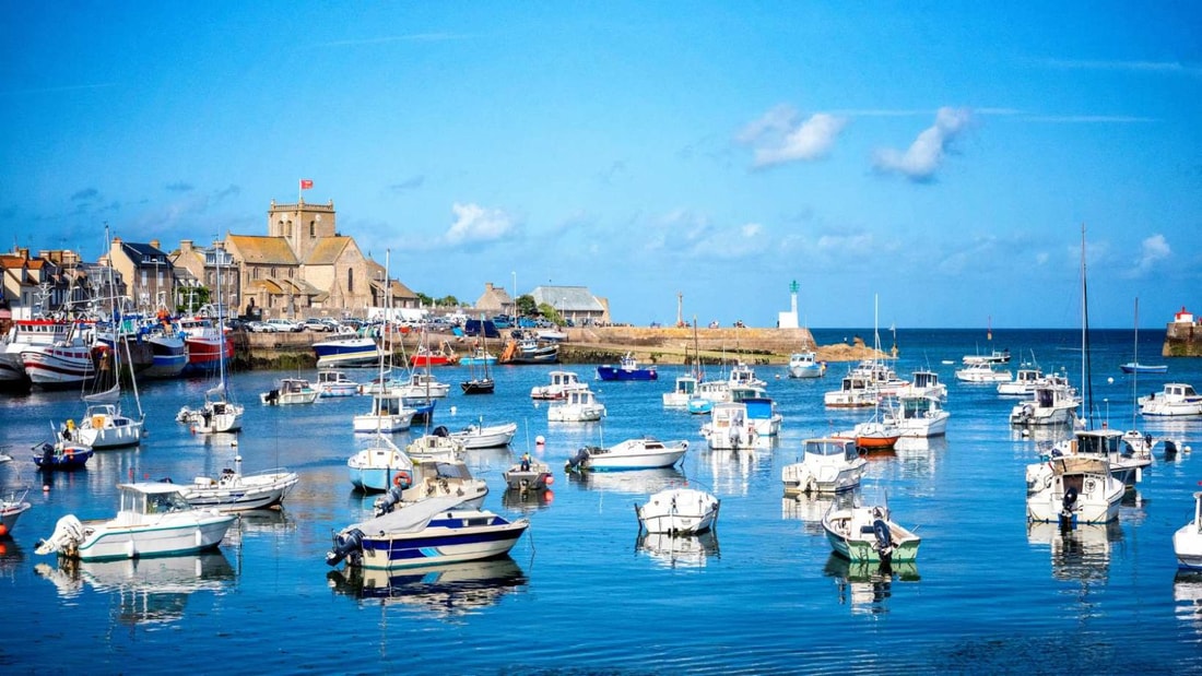 Ce petit port normand cache un passé royal : découvrez son histoire fascinante