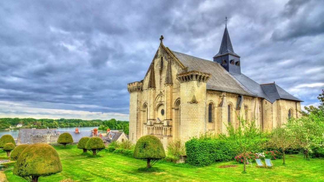 Ce village aux 2 fleuves cache un trésor royal : devinez lequel ?