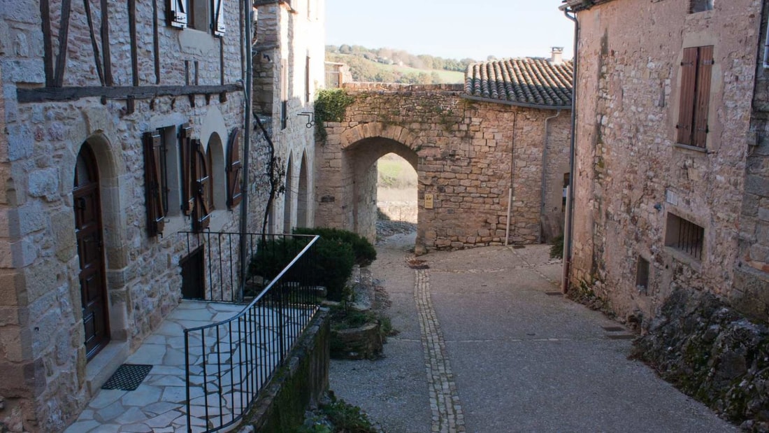 Le village aux 310 pierres précieuses : un trésor caché à 10 min de Gaillac