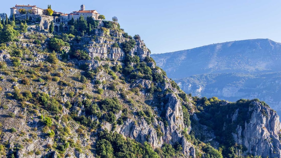 350 jours de soleil par an : découvrez le Saint-Tropez de l'arrière-pays niçois