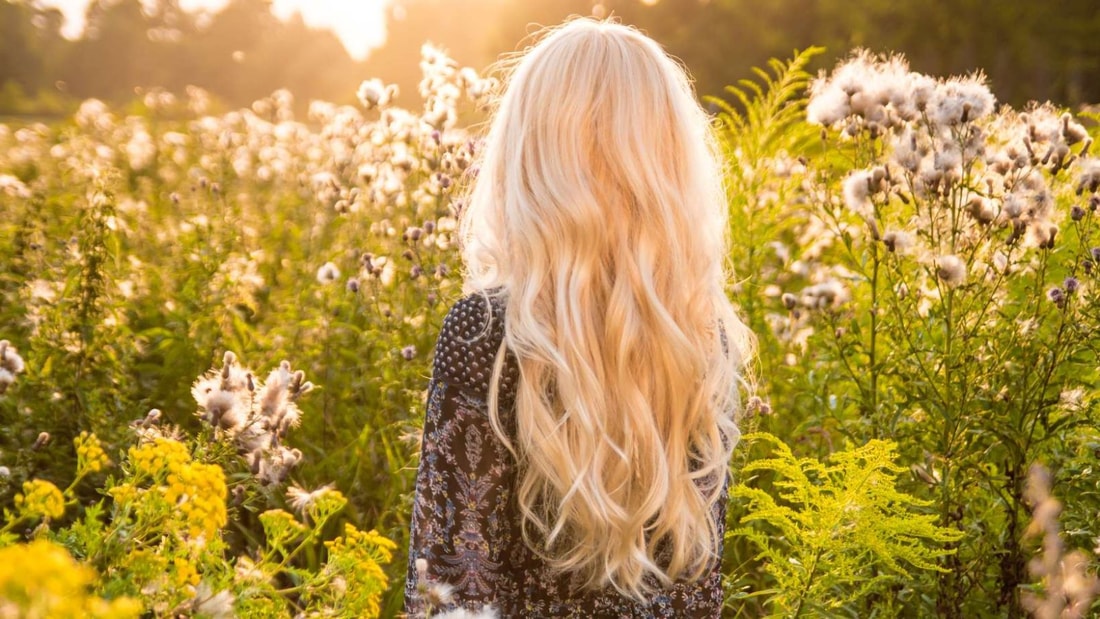 Cheveux ternes et abîmés ? Cette coach beauté révèle ses 8 secrets pour une crinière de lionne