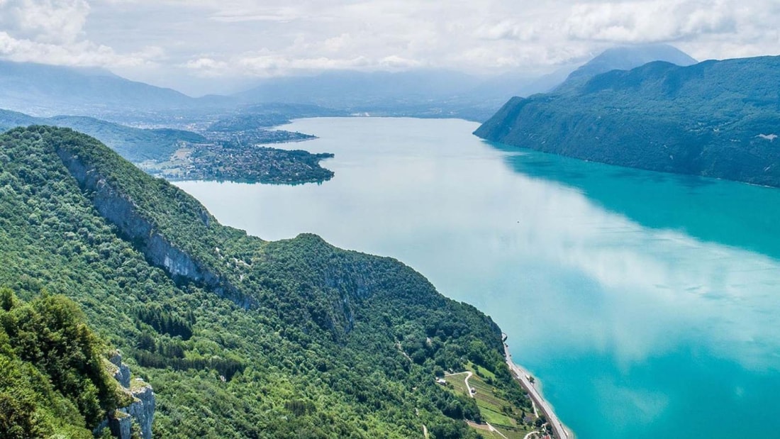 Calanques ensoleillées et eaux turquoises à seulement 1h de Lyon, devinez où ?