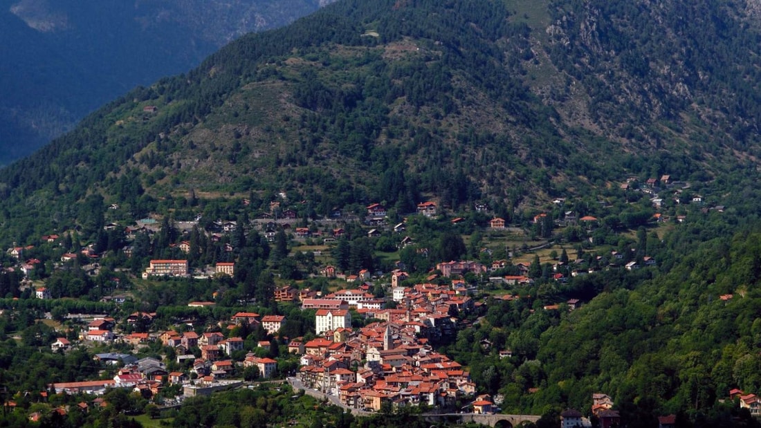 Niché à 1h de Nice se cache un village de montagne surnommée la 