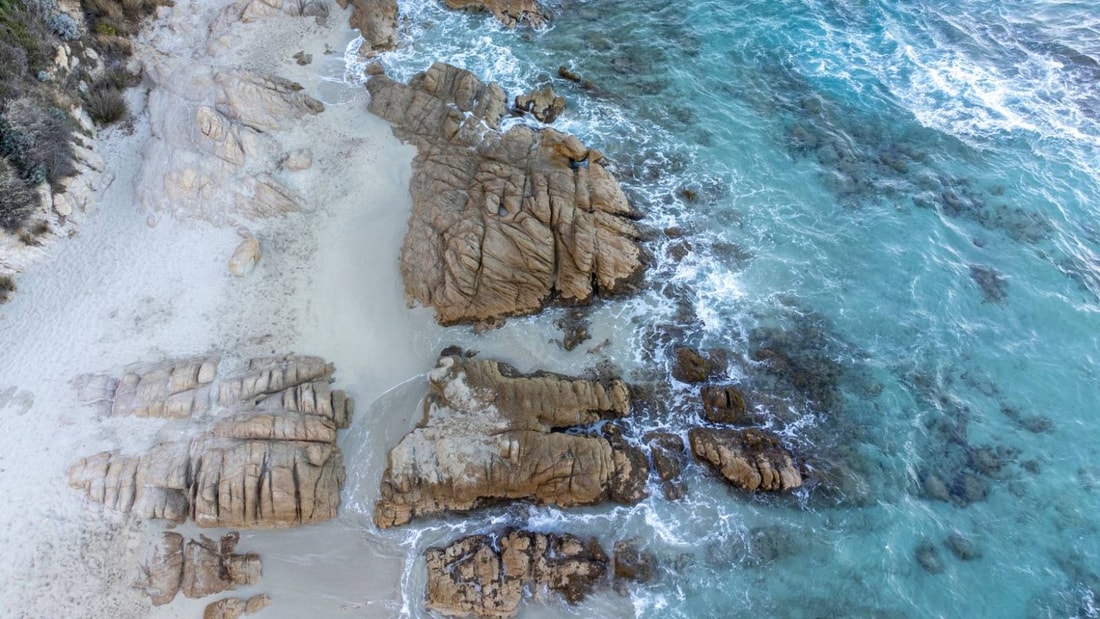 3,5 km de randonnée et des eaux turquoise : cette plage sauvage de la Côte d'Azur vous attend !