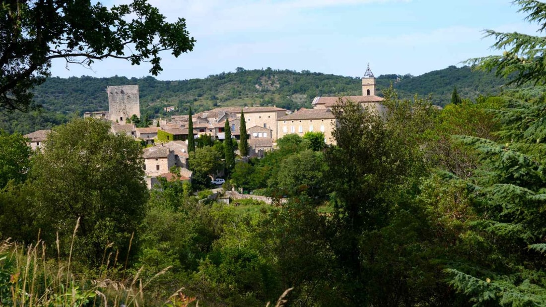 Ce massif français cache des villages perchés et des châtaigneraies centenaires