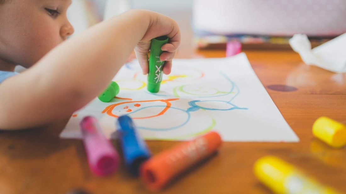 Maternelle le matin, sieste à la maison : le bon compromis pour votre enfant ?