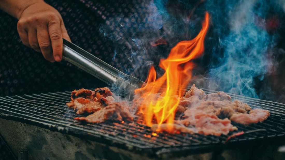 Barbecue : 10 erreurs à éviter pour ne pas risquer le cancer cet été