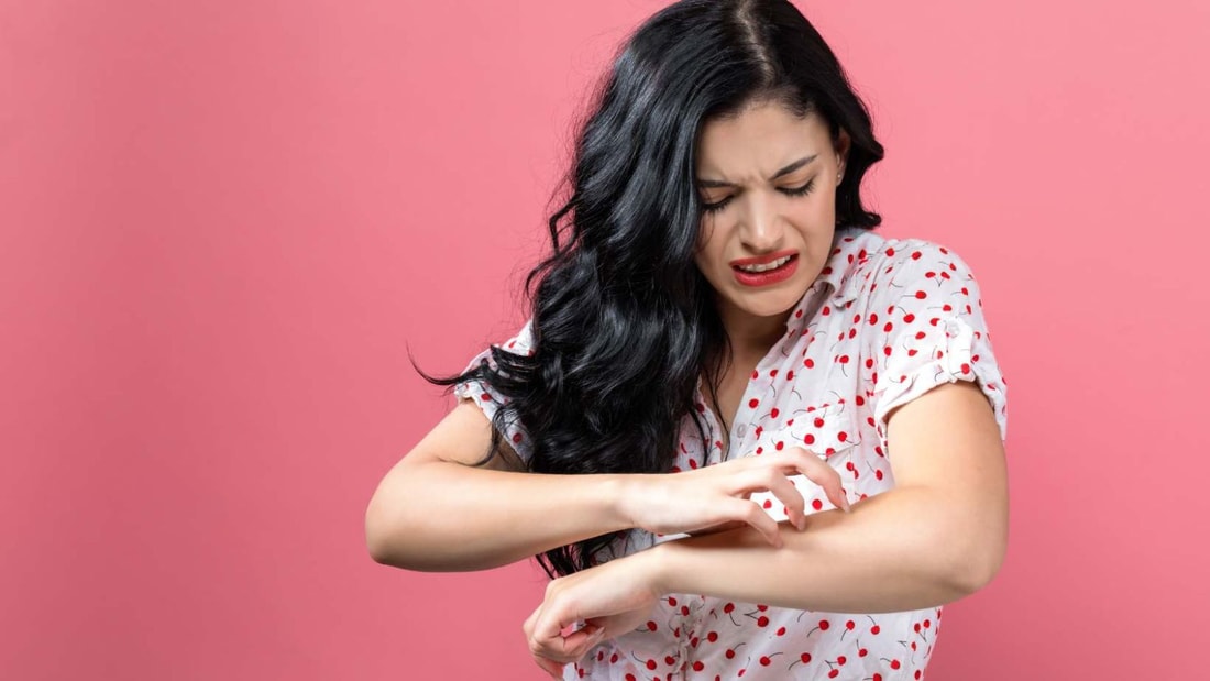 Vinaigre de cidre, huile essentielle, homéopathie... Les solutions anti-moustiques à avoir absolument dans sa trousse à pharmacie