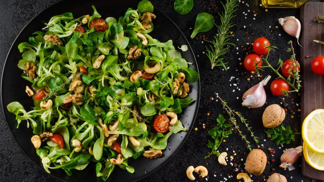 10 plantes et arbres sauvages à cueillir pour vos salades de printemps