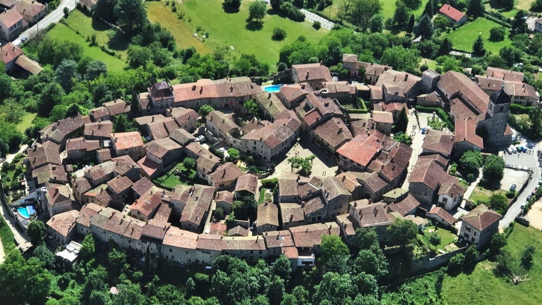 Un village médiéval à seulement 2 heures de Paris : Pérouges, l'escapade dépaysante par excellence