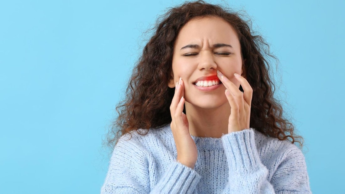 Gencives qui saignent ? L'astuce naturelle de grand-mère qui stoppe tout en 24h