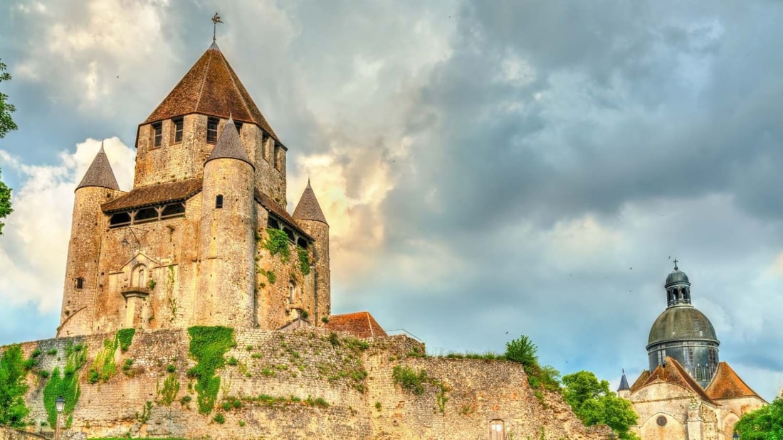 À moins d'une heure de Paris, ce village vous fera voyager dans le temps !