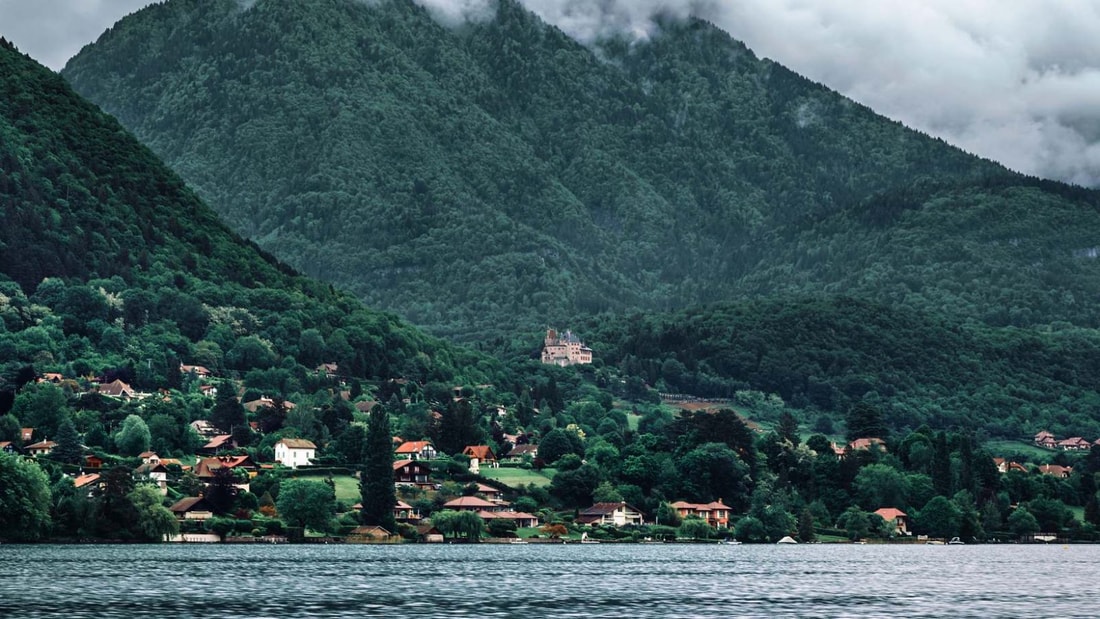 Ce village savoyard cache un château millénaire qui a inspiré Walt Disney