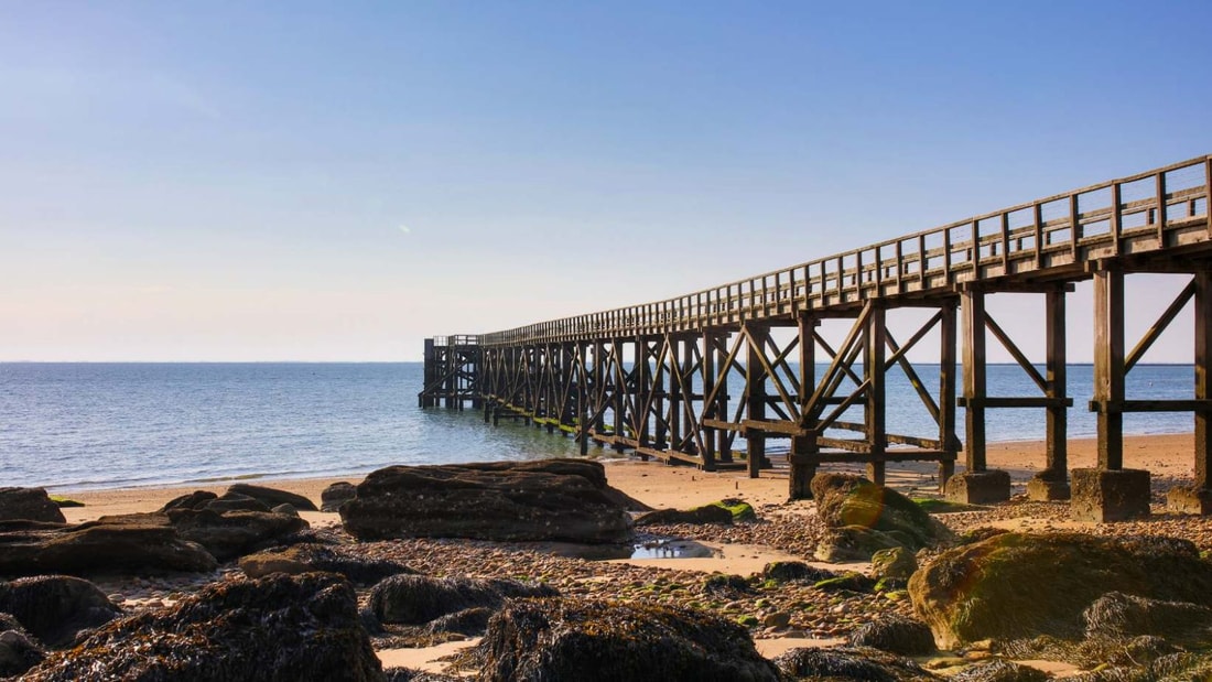 Découvrez l'île de Noirmoutier : 4,2 km de route submersible et 2000 heures de soleil par an