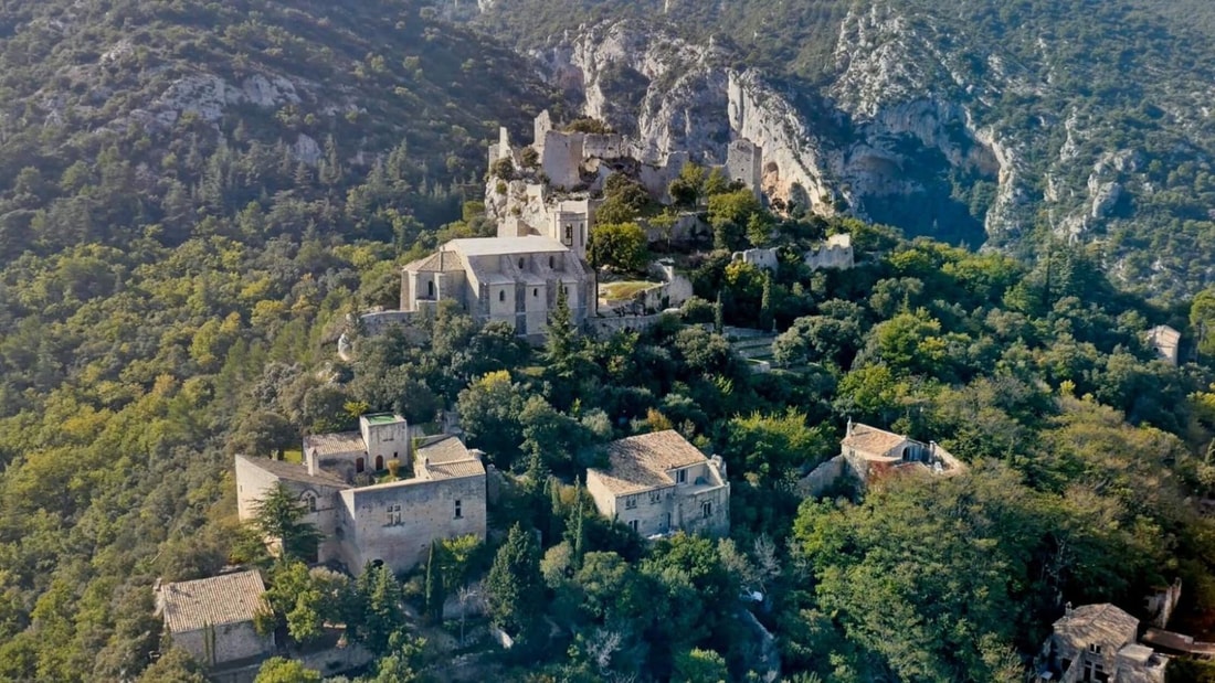 Un mystère vieux de 500 ans : pourquoi ce village provençal a-t-il été abandonné ?