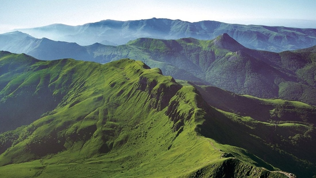 Dans les pas des moines bâtisseurs, à la découverte des trésors romans du Cantal