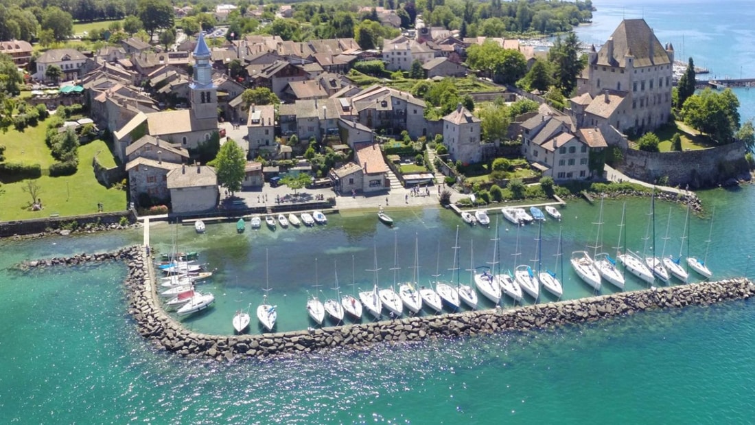 Une cité lacustre de 800 habitants figée dans le temps : bienvenue à Yvoire, la perle du Léman