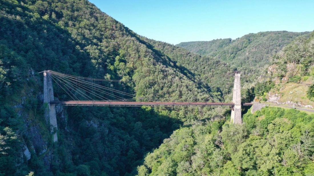 À 92 mètres au-dessus du vide, ce viaduc centenaire cache une prouesse technique unique en France