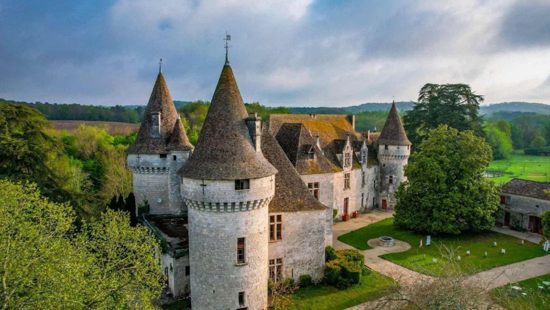 Dans ce château de Dordogne, 40 salles de jeux médiévaux attendent les visiteurs