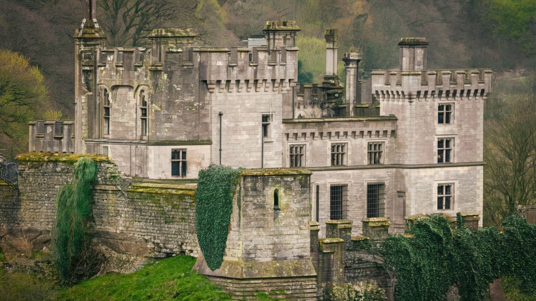 Découvrez les 55 000 m² du Château de La Roche-Guyon, l'un des plus grands d'Île-de-France