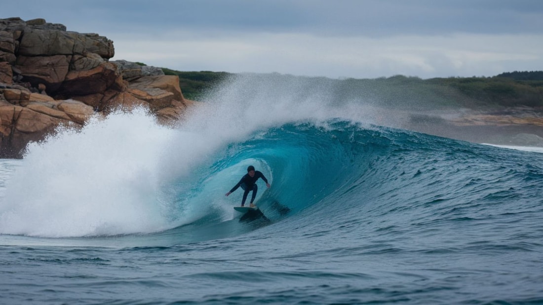 Pourquoi les surfeurs du monde entier rêvent de dompter les vagues de cette Côte Sauvage ?