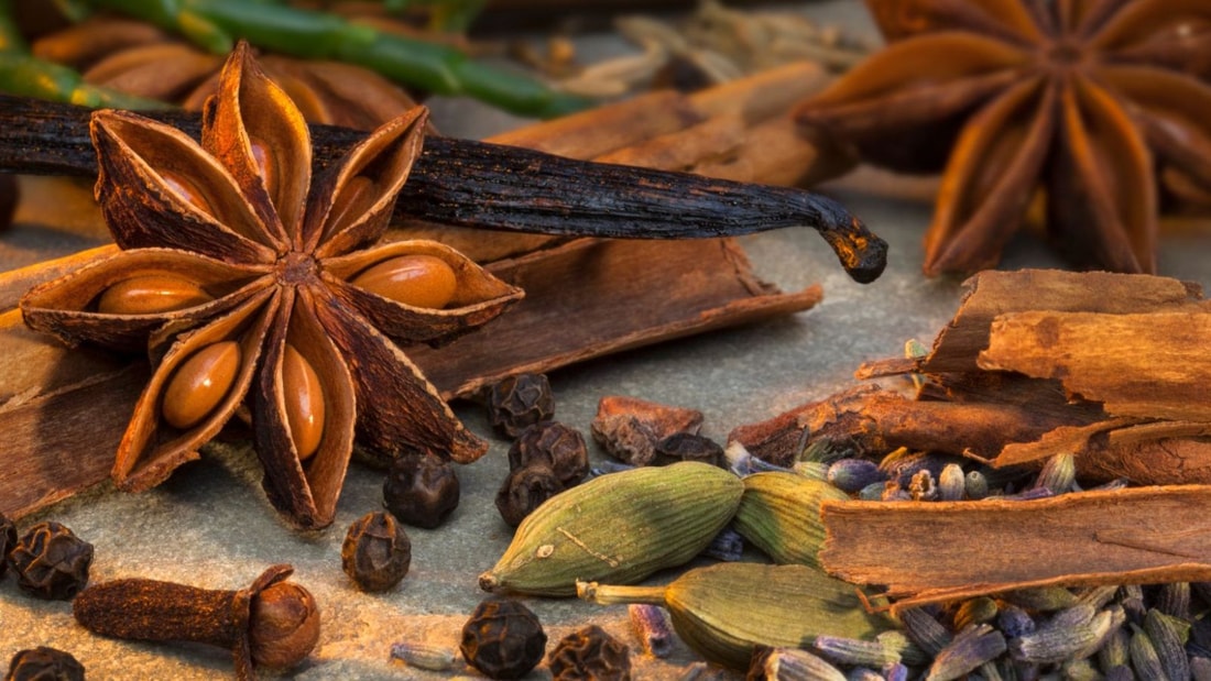 Cette épice parfumée et ces agrumes acides font fuir les mouches