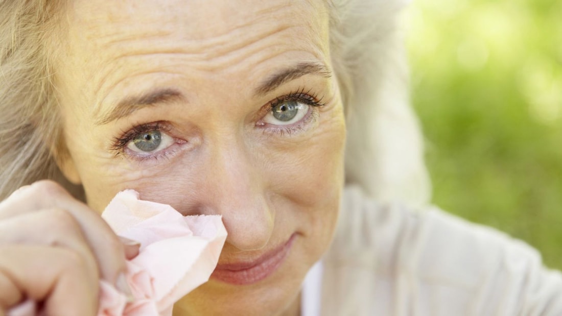 Comment traiter naturellement un œil qui pleure avec les remèdes de grand-mère