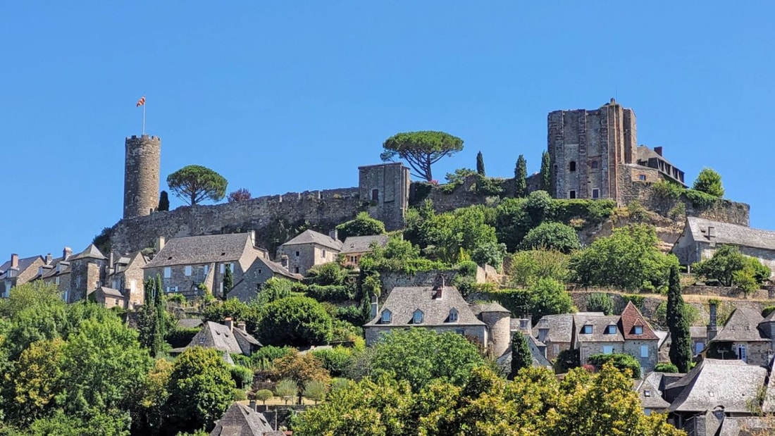 Vendu 4,2 millions de livres à Louis XV, ce village a gardé tout son charme médiéval